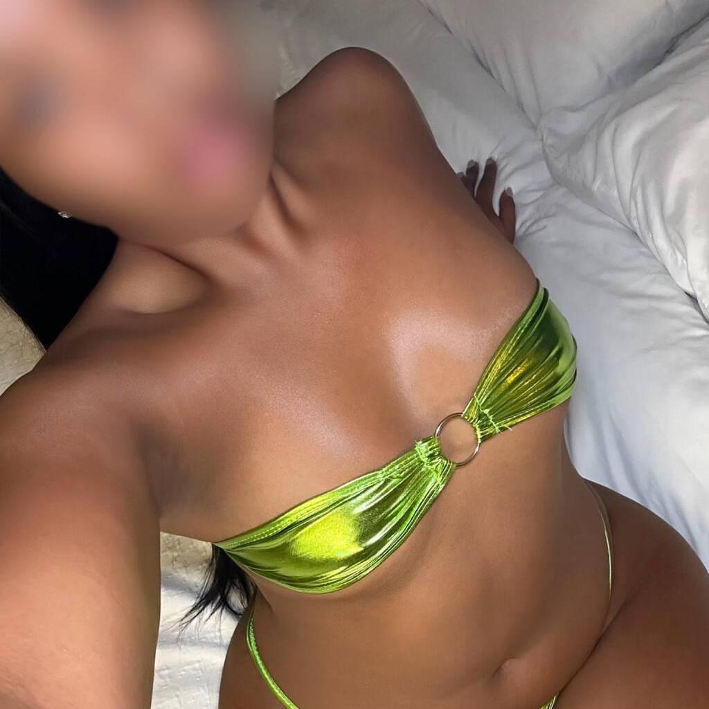 
                        Mia
                     is Female Escorts. | Kitchener | Ontario | Canada | canadatopescorts.com 