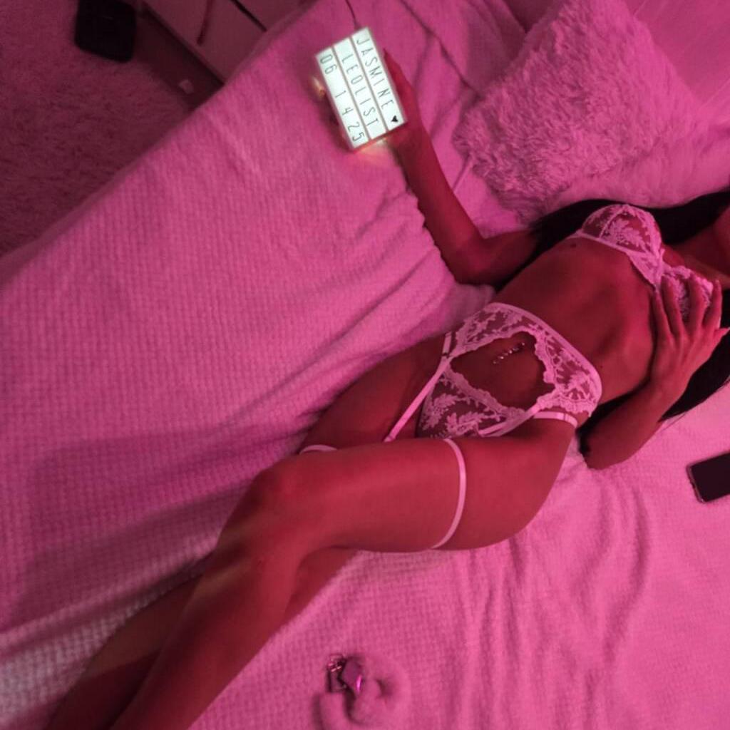 
                        Jasmine
                     is Female Escorts. | Abbotsford | British Columbia | Canada | canadatopescorts.com 