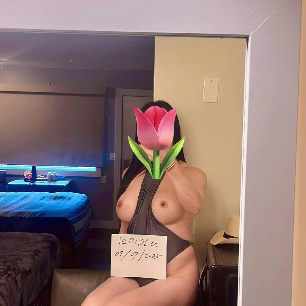 
                        Helen
                     is Female Escorts. | Kamloops | British Columbia | Canada | canadatopescorts.com 