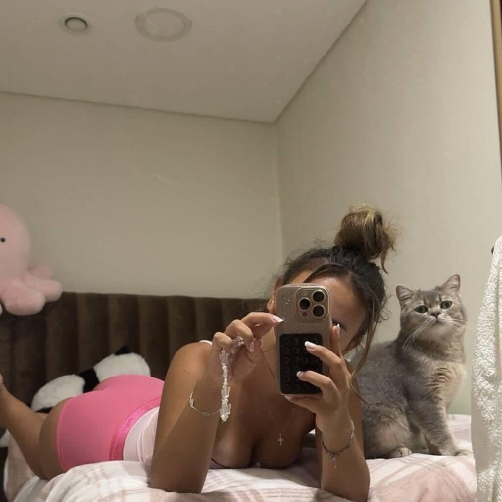 
                        Allie
                     is Female Escorts. | Medicine Hat | Alberta | Canada | canadatopescorts.com 