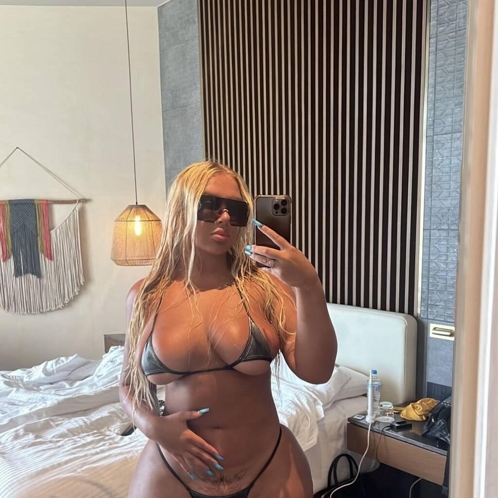 
                        Dianne
                     is Female Escorts. | Prince Albert | Saskatchewan | Canada | canadatopescorts.com 