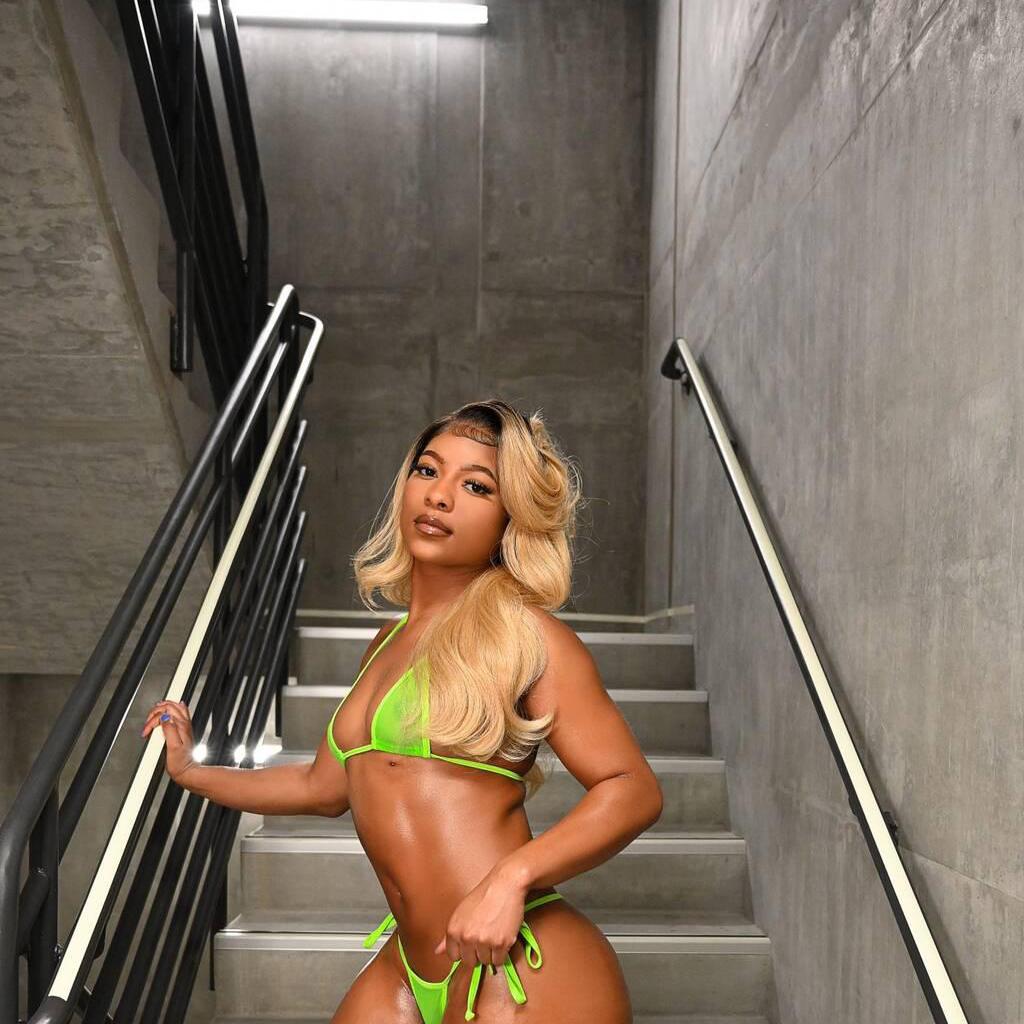 
                        Rose
                     is Female Escorts. | Niagara | Ontario | Canada | canadatopescorts.com 