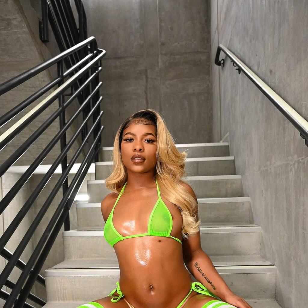 
                        Rose
                     is Female Escorts. | Niagara | Ontario | Canada | canadatopescorts.com 