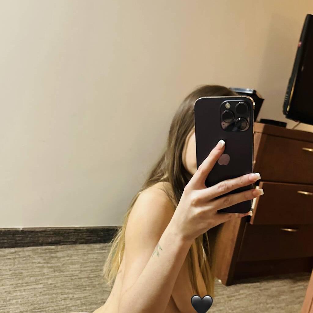 
                        Aria
                     is Female Escorts. | Yukon | Yukon | Canada | canadatopescorts.com 
