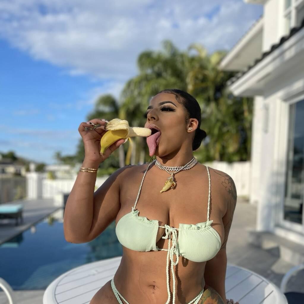 
                        Melli
                     is Female Escorts. | Medicine Hat | Alberta | Canada | canadatopescorts.com 