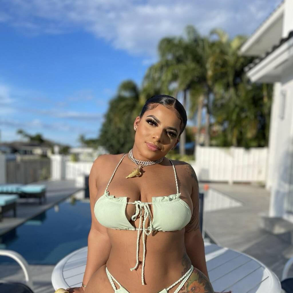 
                        Melli
                     is Female Escorts. | Medicine Hat | Alberta | Canada | canadatopescorts.com 