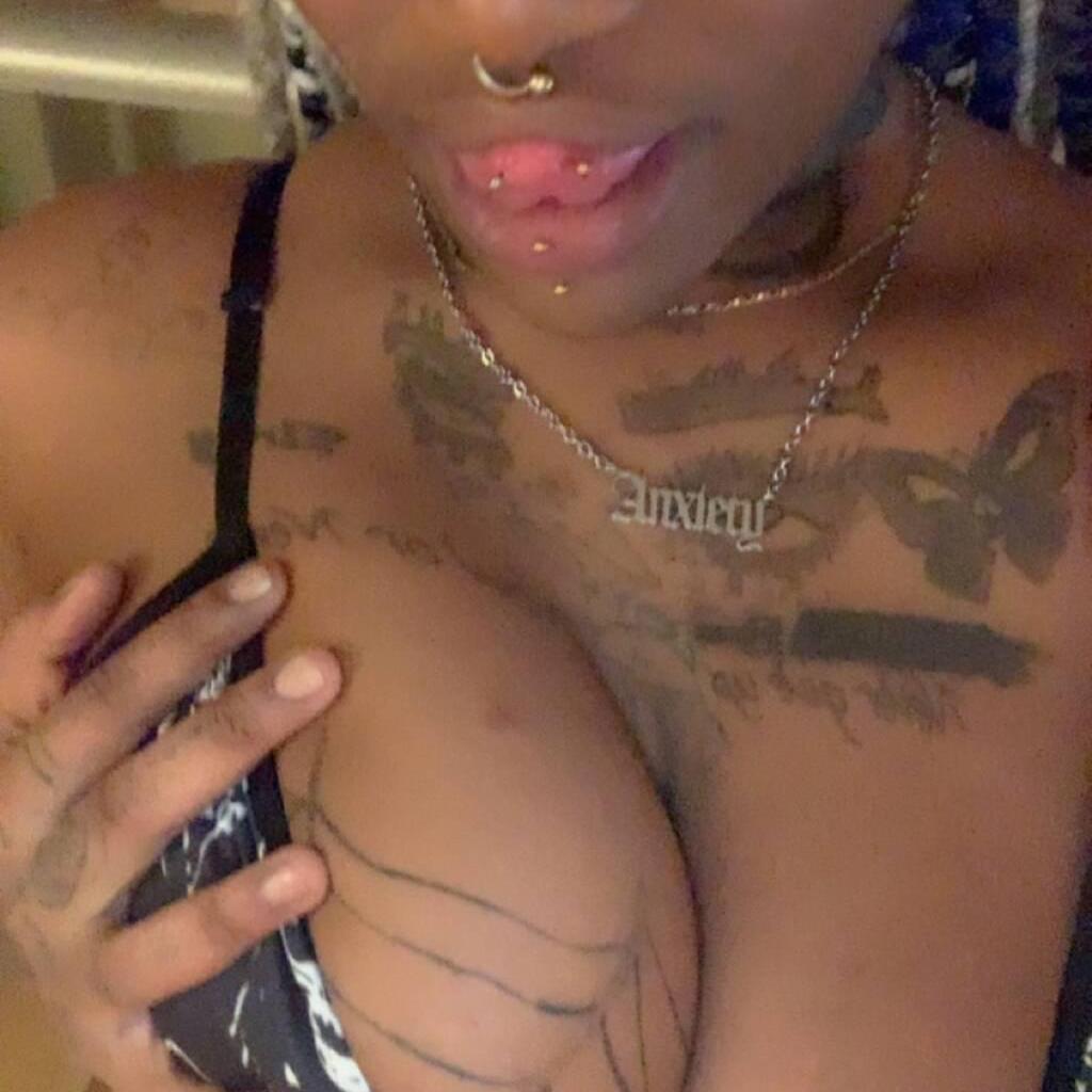 
                        Empress
                     is Female Escorts. | Kitchener | Ontario | Canada | canadatopescorts.com 