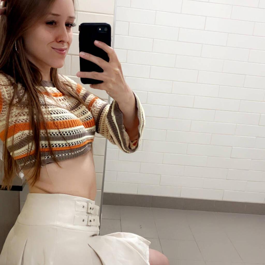 
                        Bella
                     is Female Escorts. | Medicine Hat | Alberta | Canada | canadatopescorts.com 
