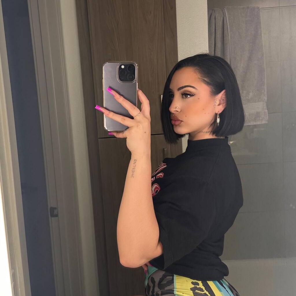 
                        Carey
                     is Female Escorts. | Regina | Saskatchewan | Canada | canadatopescorts.com 