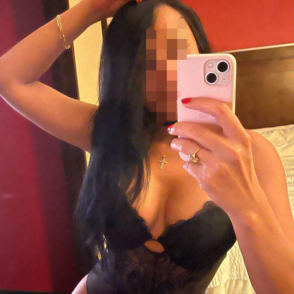
                        Isabella
                     is Female Escorts. | Toronto | Ontario | Canada | canadatopescorts.com 