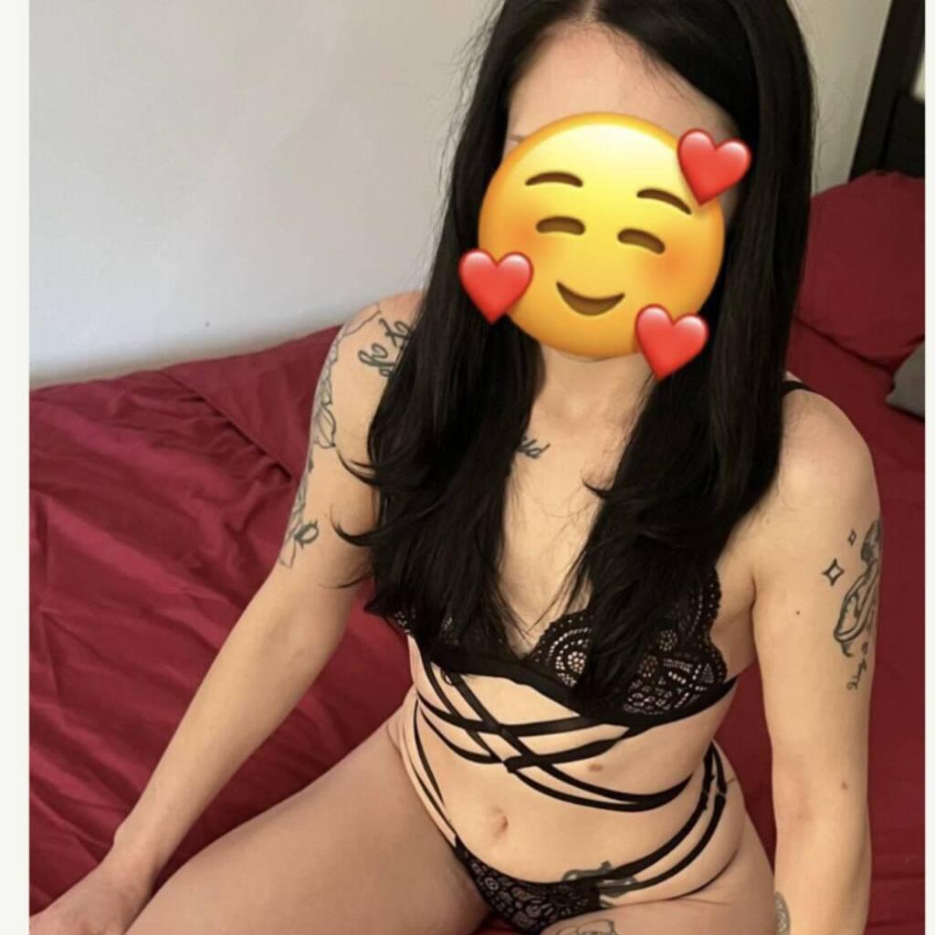 
                        Daisy
                     is Female Escorts. | windsor | Ontario | Canada | canadatopescorts.com 