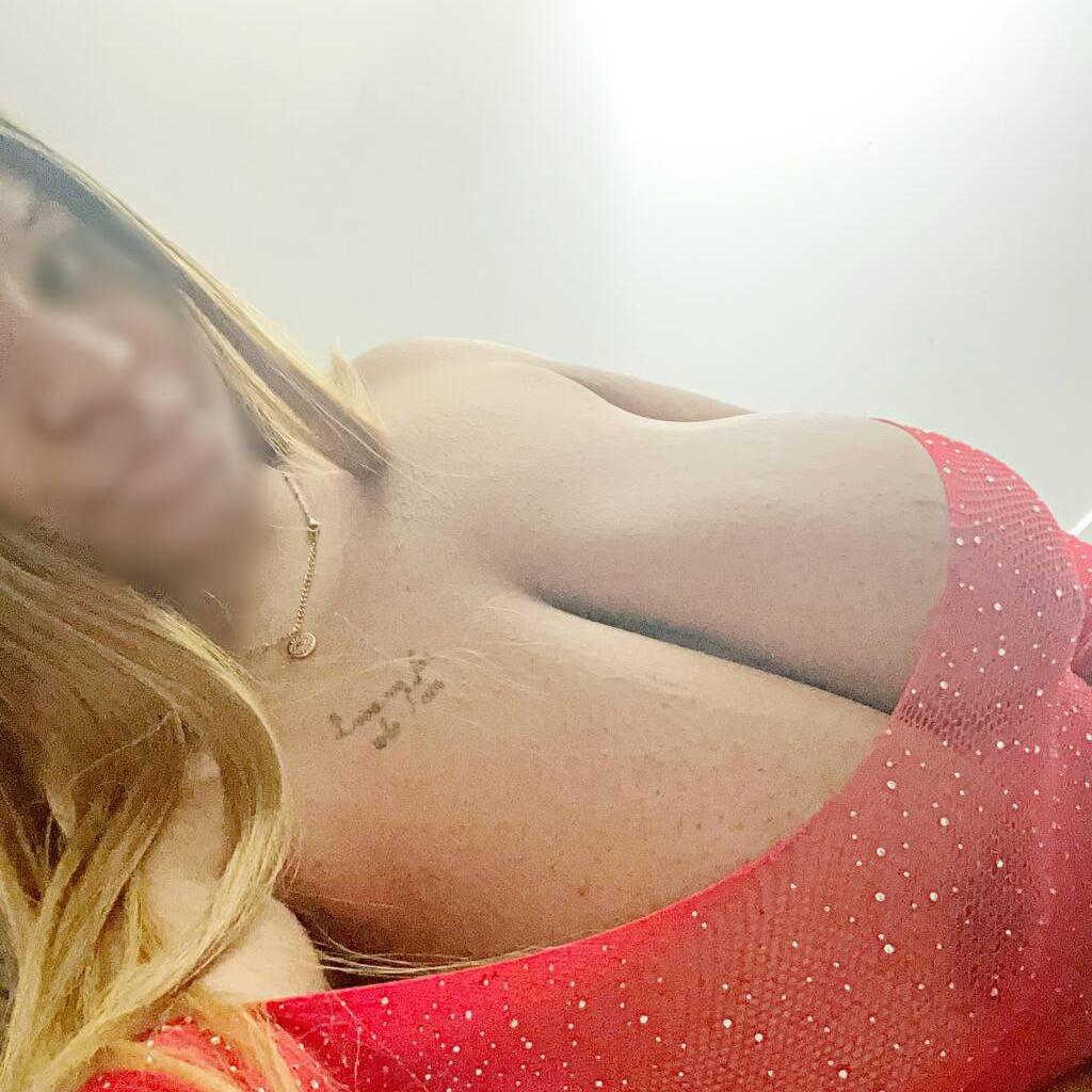 
                        Bella
                     is Female Escorts. | Montreal | Quebec | Canada | canadatopescorts.com 