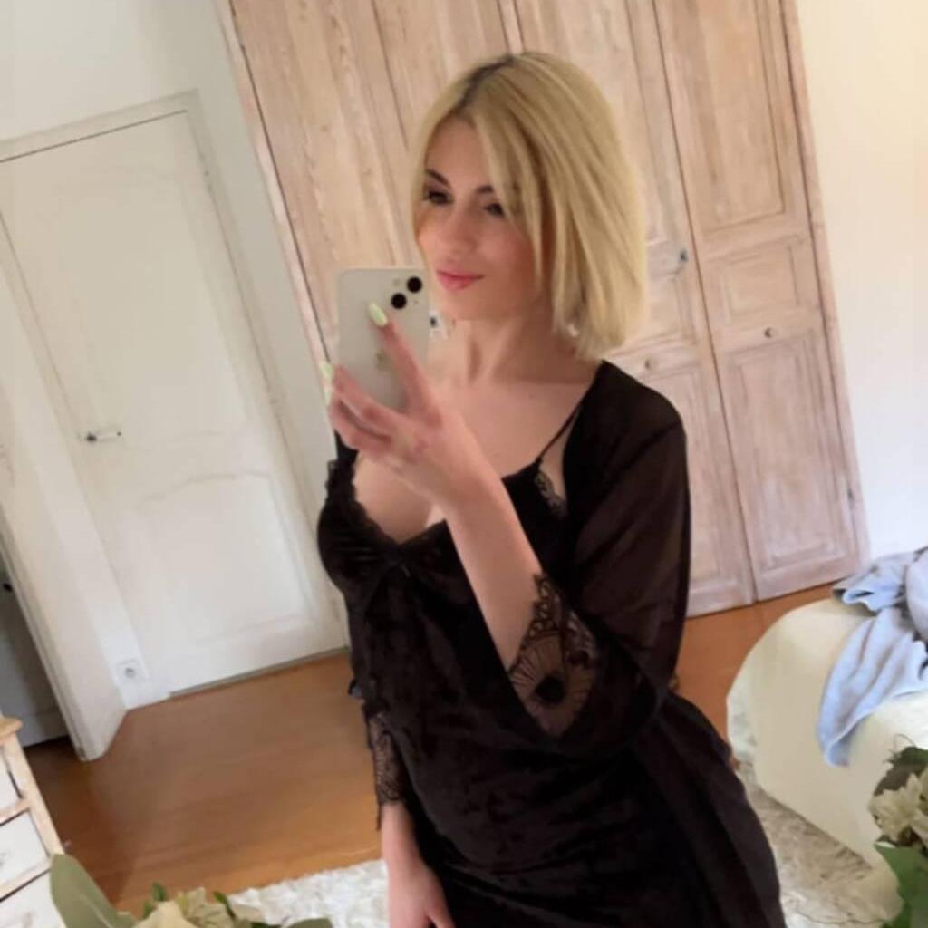 
                        Coralie
                     is Female Escorts. | Sherbrooke | Quebec | Canada | canadatopescorts.com 