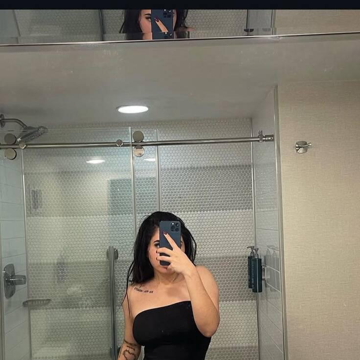 
                        Auri
                     is Female Escorts. | Sunshine Coast | British Columbia | Canada | canadatopescorts.com 