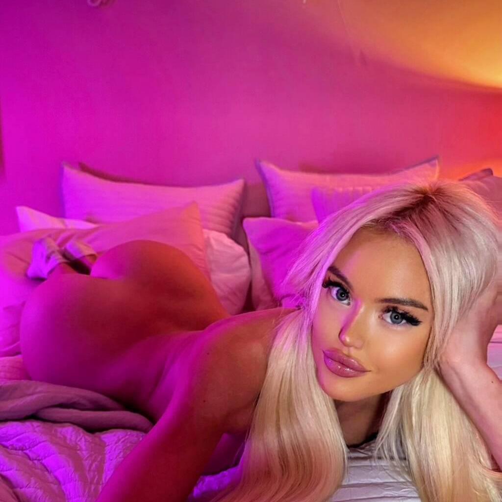 
                        Ana
                     is Female Escorts. | Kelowna | British Columbia | Canada | canadatopescorts.com 