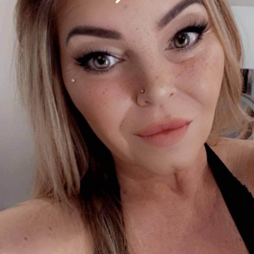
                        Honey
                     is Female Escorts. | Barrie | Ontario | Canada | canadatopescorts.com 