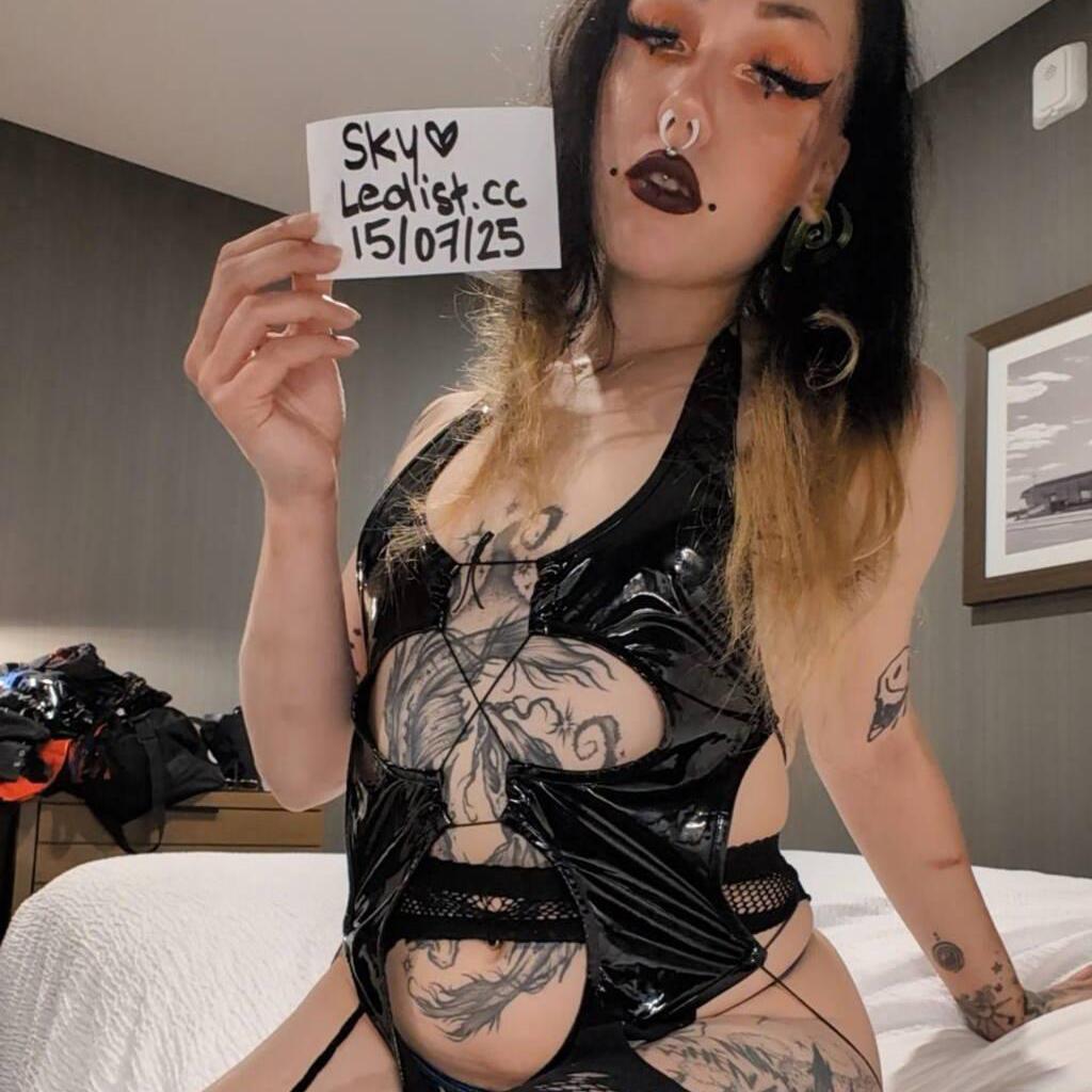 
                        Sky
                     is Female Escorts. | Niagara | Ontario | Canada | canadatopescorts.com 