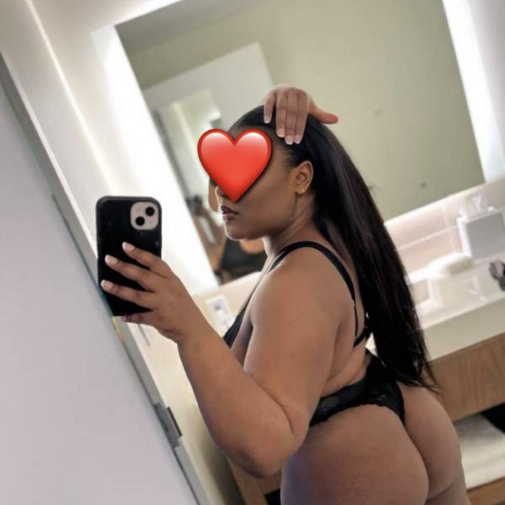 
                        Amber
                     is Female Escorts. | Sherbrooke | Quebec | Canada | canadatopescorts.com 