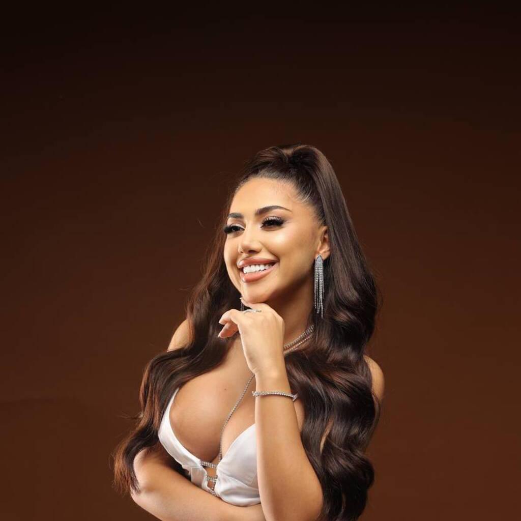 
                        Bianca Noir
                     is Female Escorts. | Winnipeg | Manitoba | Canada | canadatopescorts.com 