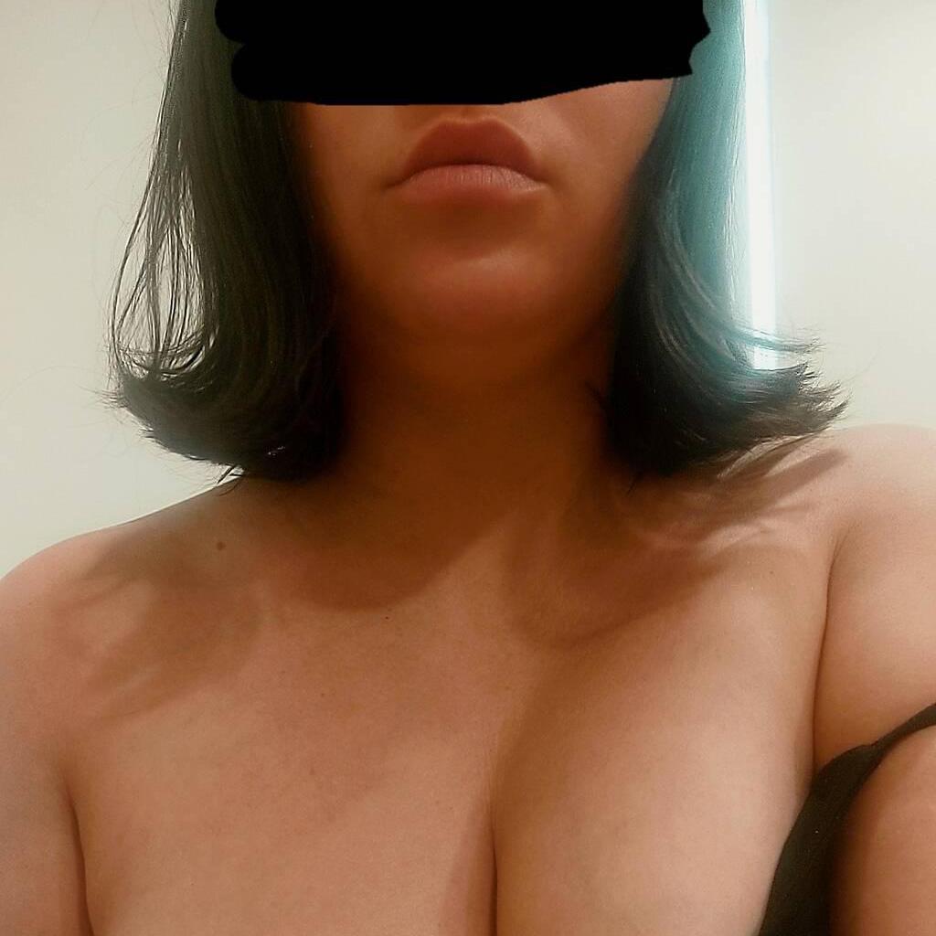 
                        EMILY PAIGE
                     is Female Escorts. | Kelowna | British Columbia | Canada | canadatopescorts.com 