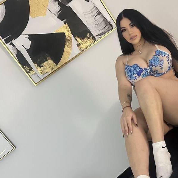 
                        Scarlett
                     is Female Escorts. | Peace River Country | British Columbia | Canada | canadatopescorts.com 
