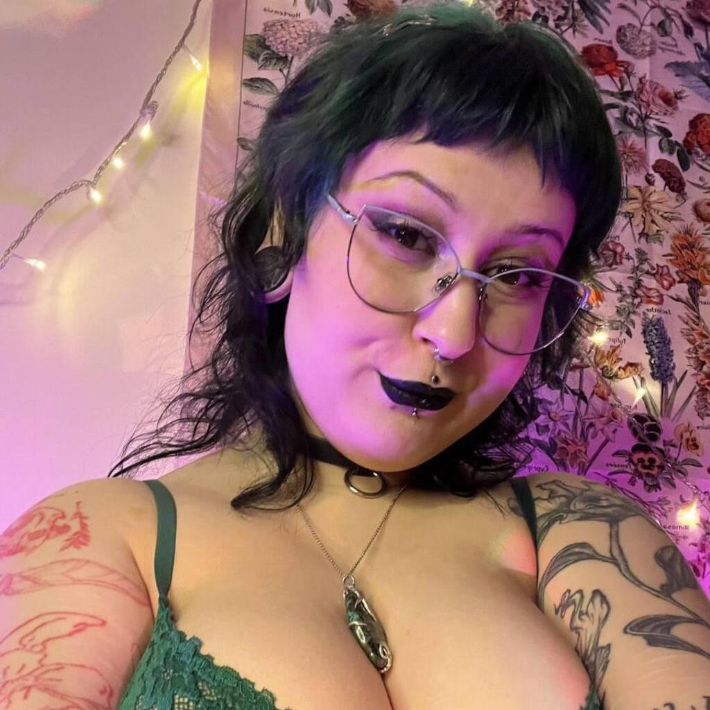 
                        Amber
                     is Female Escorts. | Prince Albert | Saskatchewan | Canada | canadatopescorts.com 