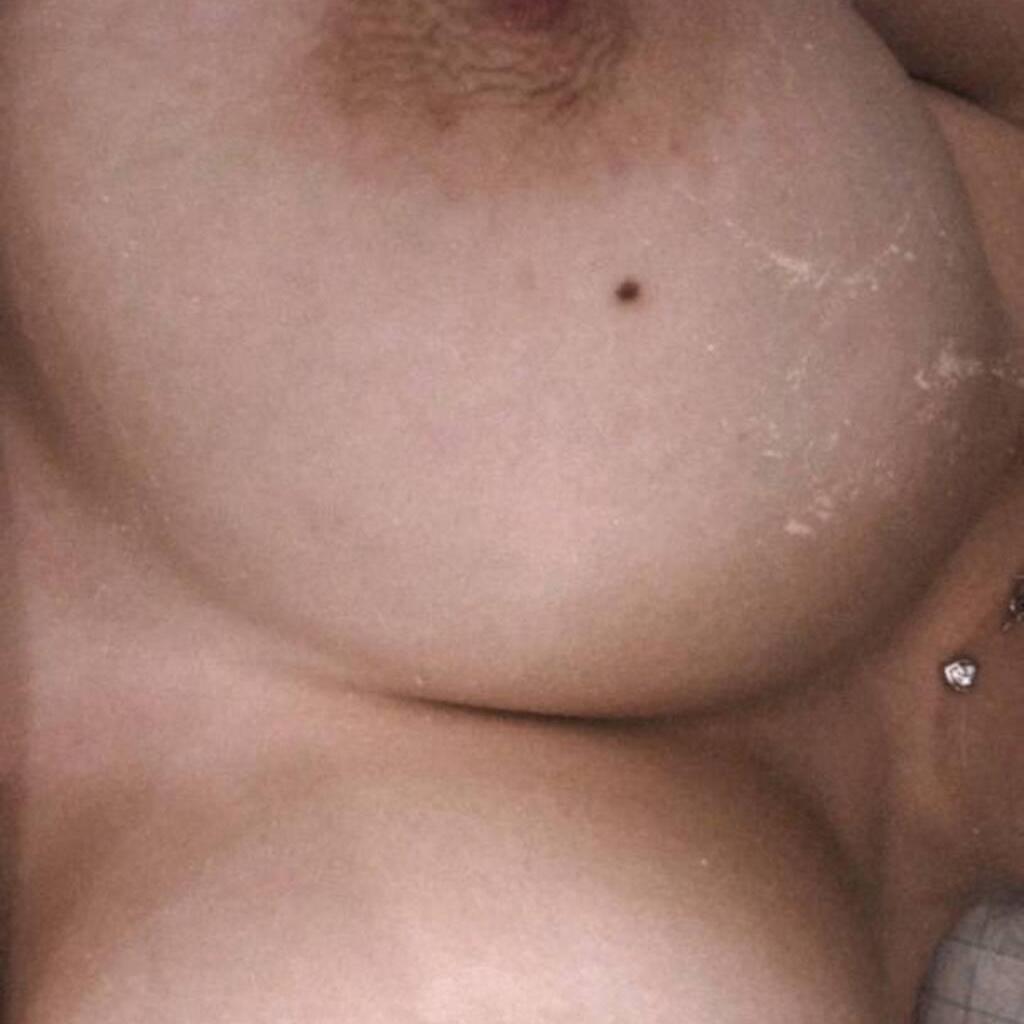 
                        Eva эва
                     is Female Escorts. | Saguenay | Quebec | Canada | canadatopescorts.com 