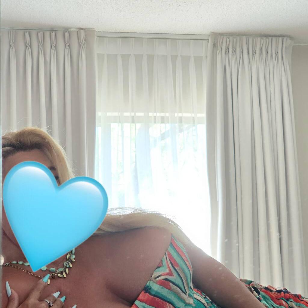 
                        Victtoria
                     is Female Escorts. | Toronto | Ontario | Canada | canadatopescorts.com 