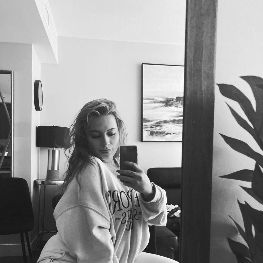
                        Victoriababyyyy
                     is Female Escorts. | Calgary | Alberta | Canada | canadatopescorts.com 