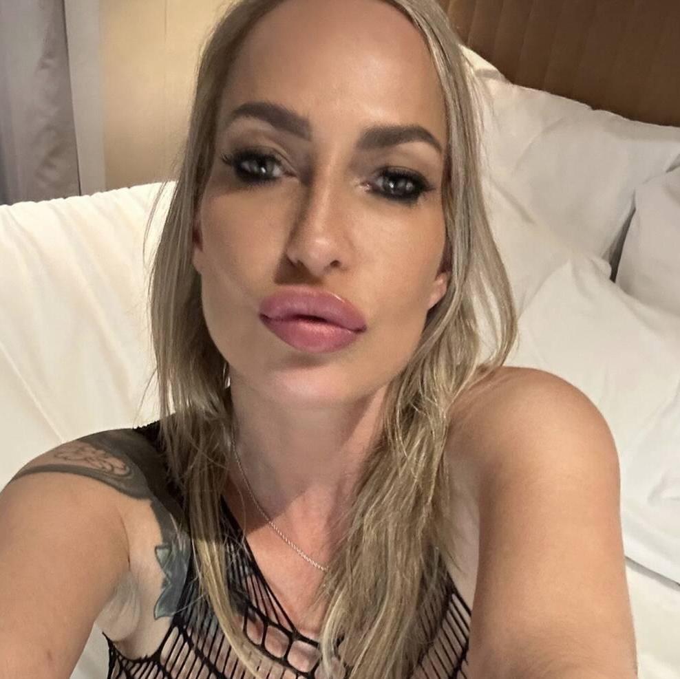 
                        Khloe
                     is Female Escorts. | Kelowna | British Columbia | Canada | canadatopescorts.com 