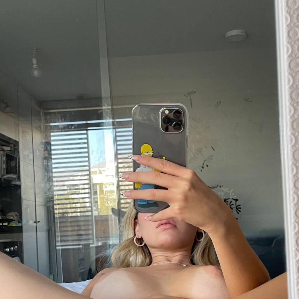 
                        Stella
                     is Female Escorts. | Owen Sound | Ontario | Canada | canadatopescorts.com 