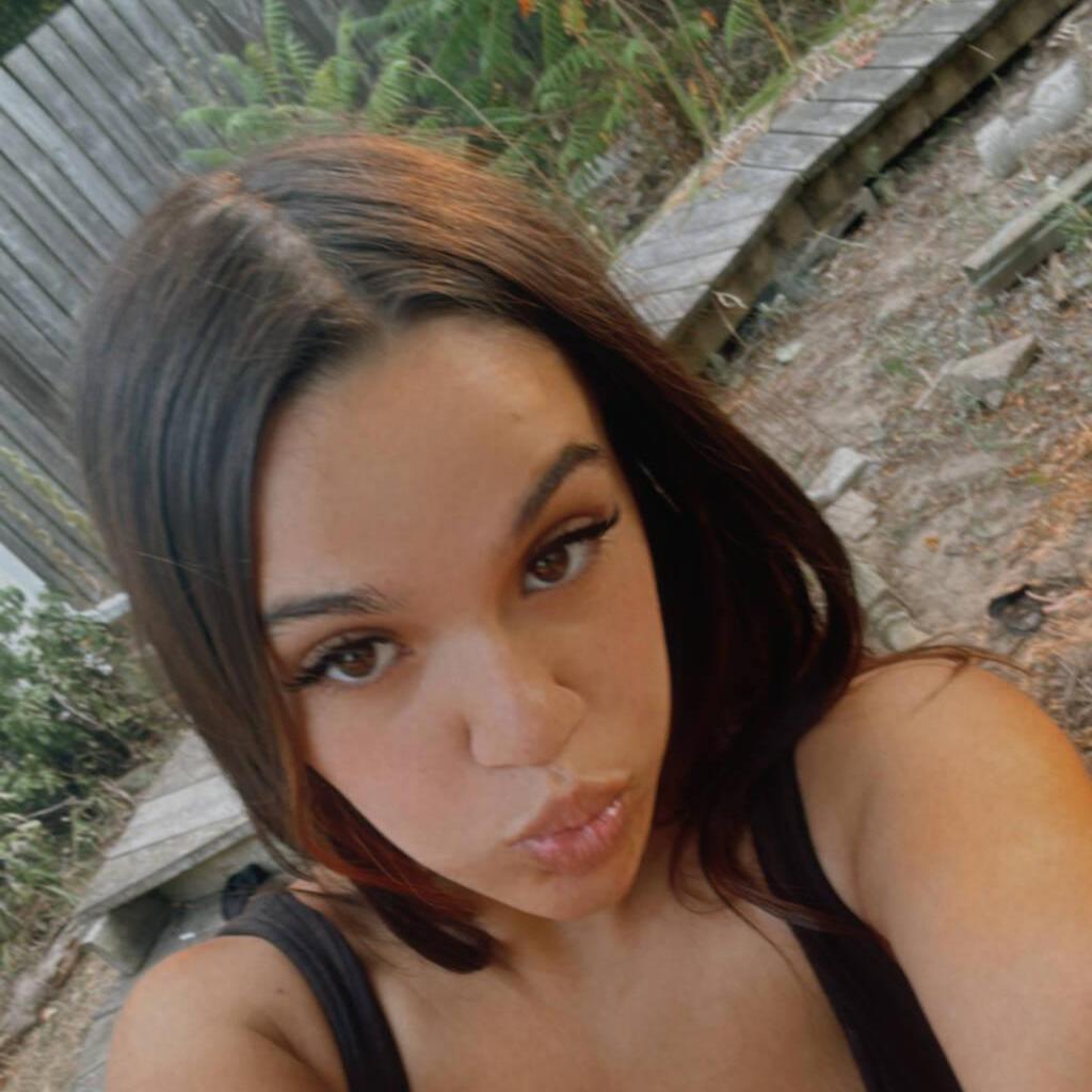 
                        Luna
                     is Female Escorts. | Kingston | Ontario | Canada | canadatopescorts.com 