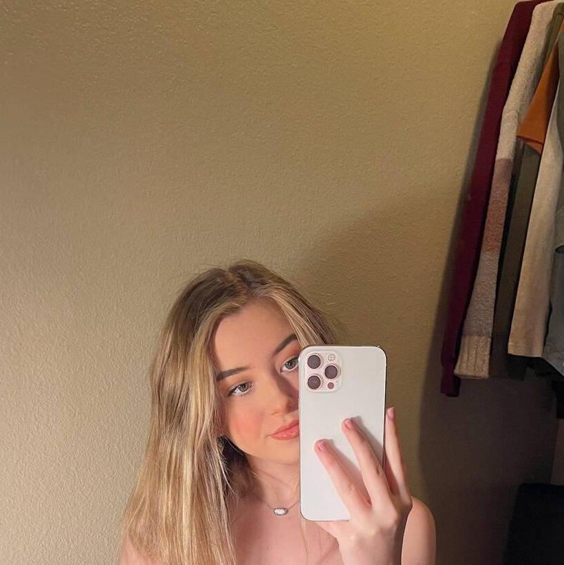 
                        Samantha
                     is Female Escorts. | Kelowna | British Columbia | Canada | canadatopescorts.com 