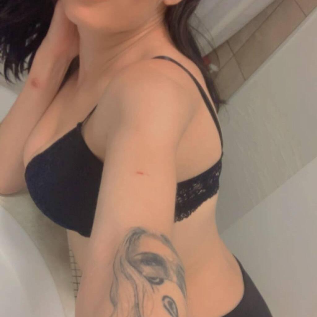 
                        Alyssa
                     is Female Escorts. | Montreal | Quebec | Canada | canadatopescorts.com 