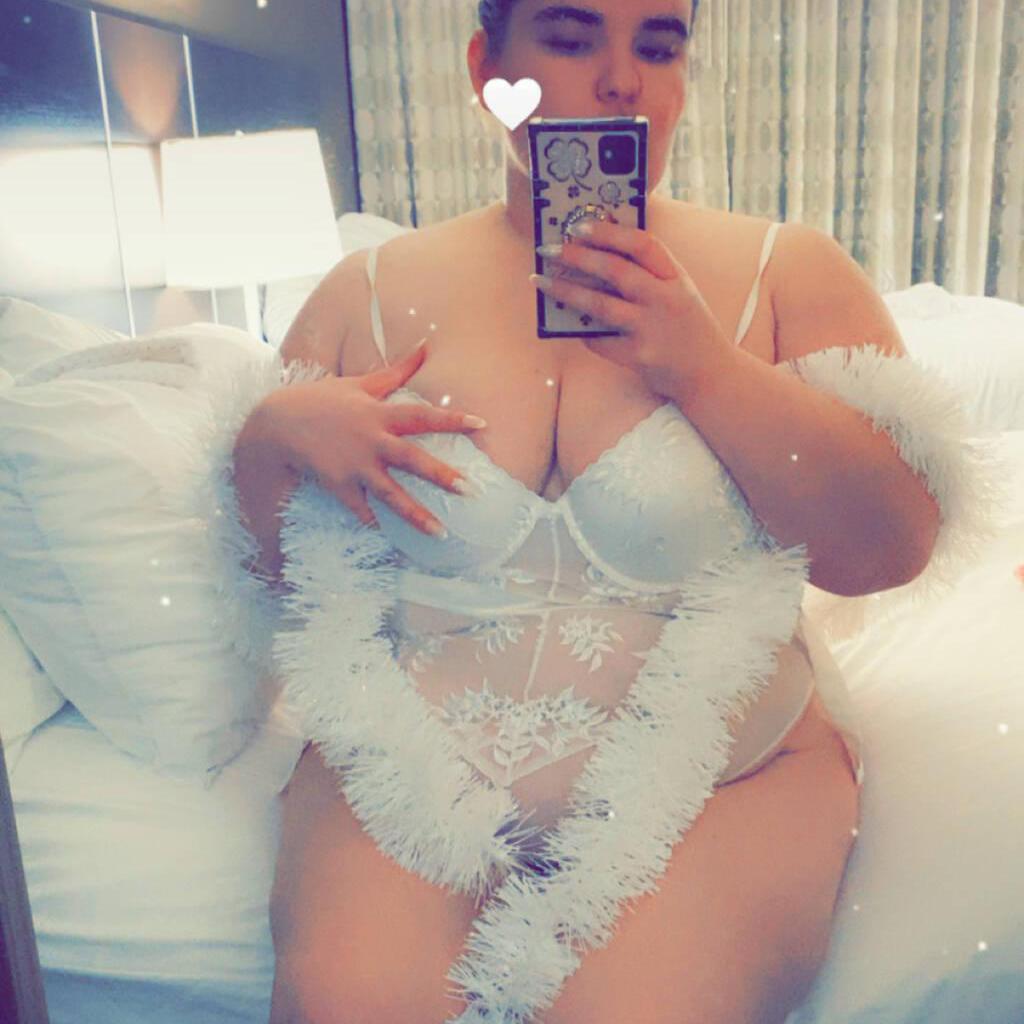 
                        Summer
                     is Female Escorts. | Hamilton | Ontario | Canada | canadatopescorts.com 