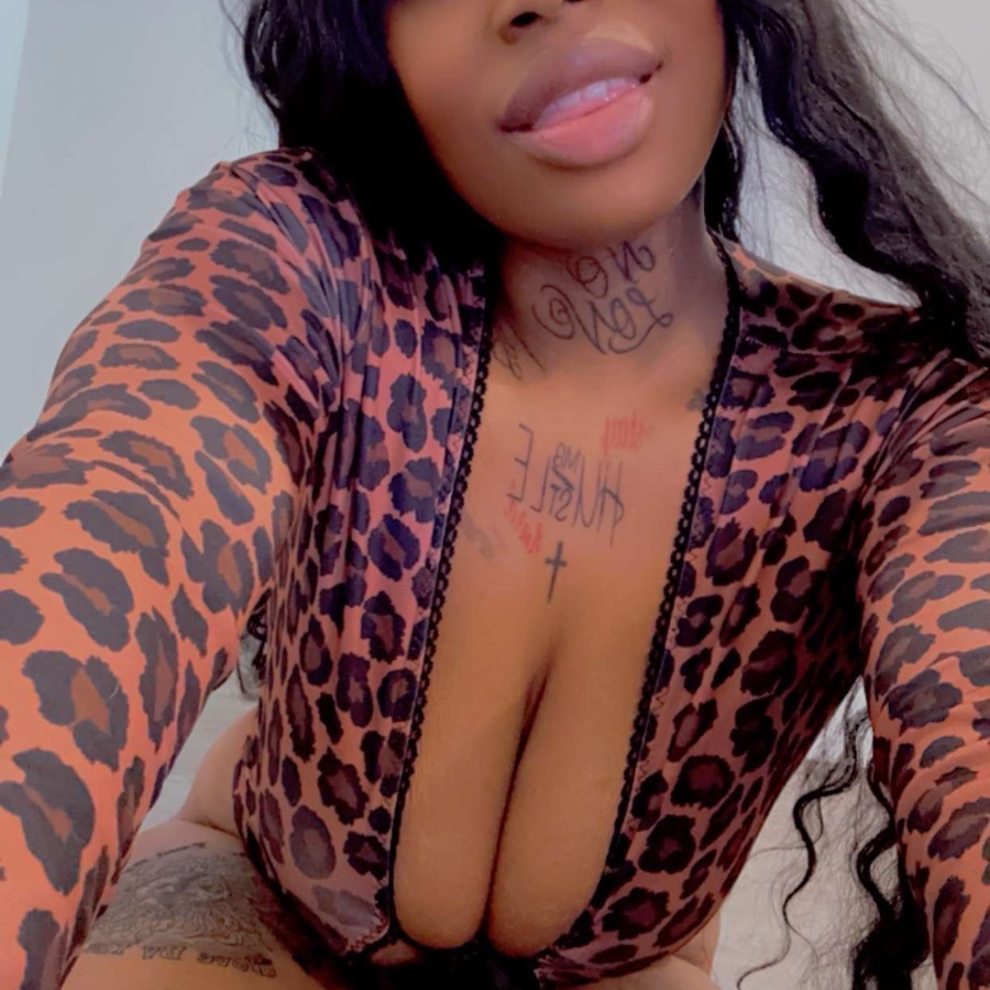 𝓠𝓾𝓮𝓮𝓷 𝓫514 is Female Escorts. | Toronto | Ontario | Canada | canadatopescorts.com 