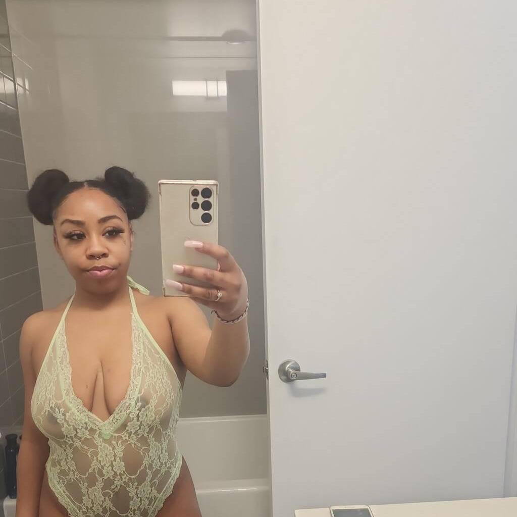 
                        Krystal
                     is Female Escorts. | Montreal | Quebec | Canada | canadatopescorts.com 