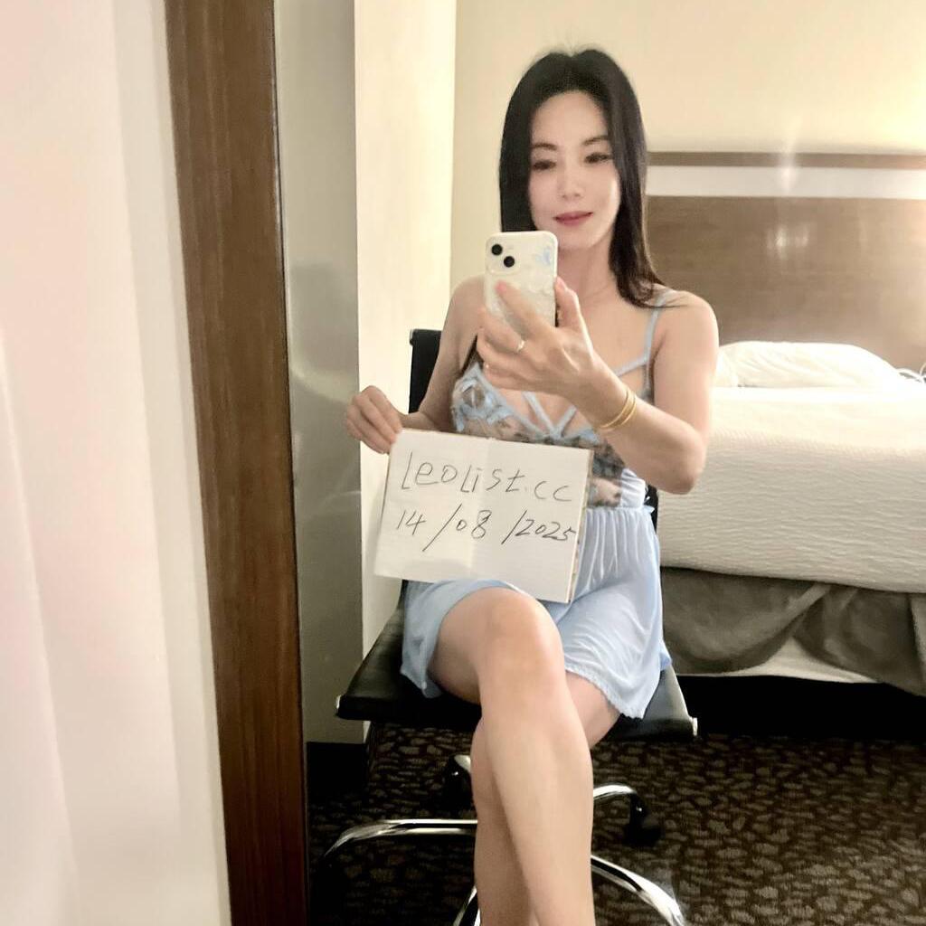 
                        Helen
                     is Female Escorts. | Cariboo | British Columbia | Canada | canadatopescorts.com 