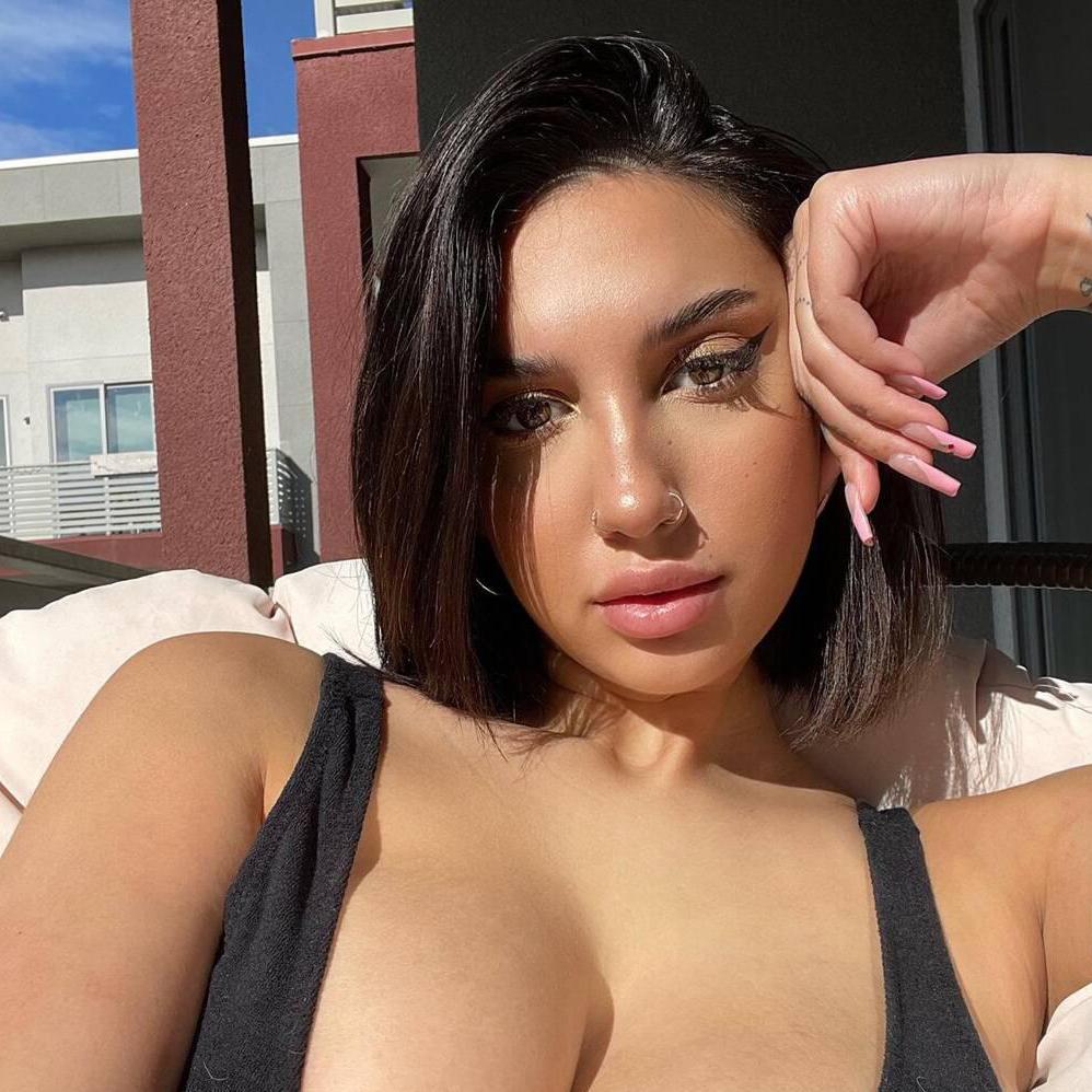 
                        Keenone
                     is Female Escorts. | St. Albert | Alberta | Canada | canadatopescorts.com 