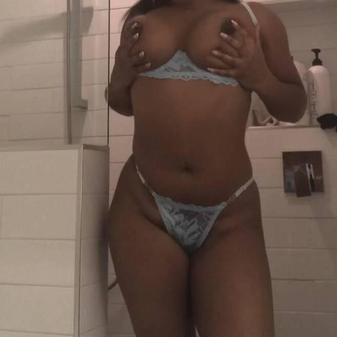 
                        Jasmine
                     is Female Escorts. | windsor | Ontario | Canada | canadatopescorts.com 