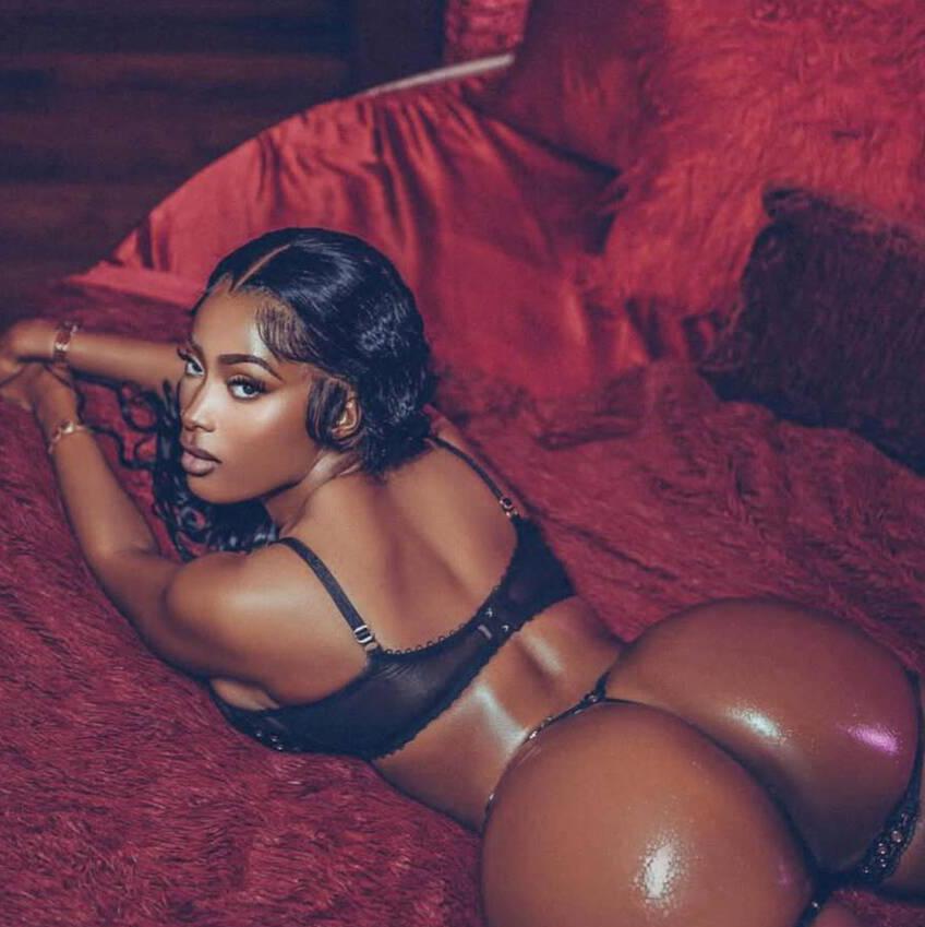 
                        Mulan
                     is Female Escorts. | belleville | Ontario | Canada | canadatopescorts.com 