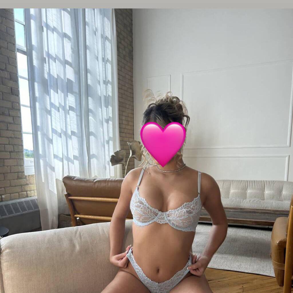 
                        Missy
                     is Female Escorts. | Niagara | Ontario | Canada | canadatopescorts.com 