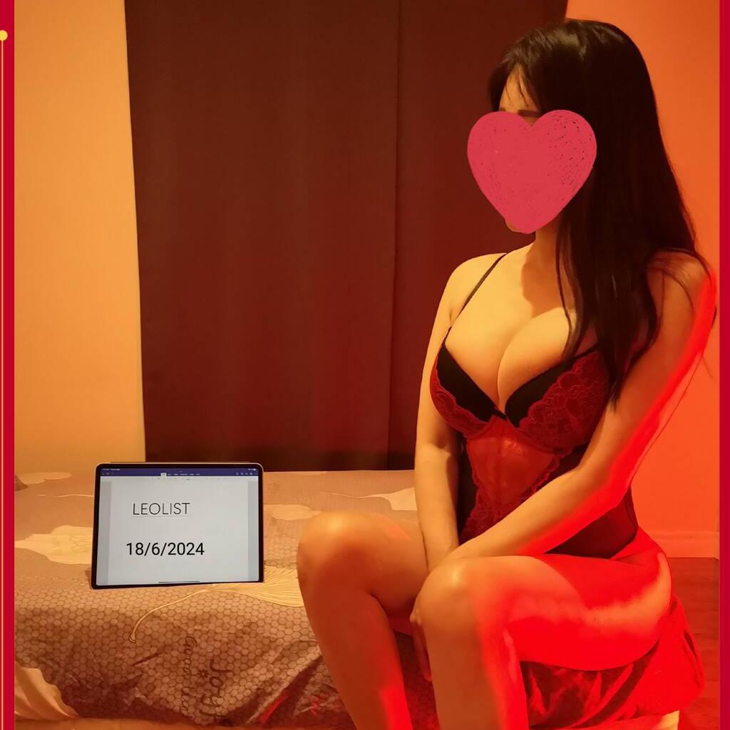 
                        Suki/Vivian
                     is Female Escorts. | Hamilton | Ontario | Canada | canadatopescorts.com 