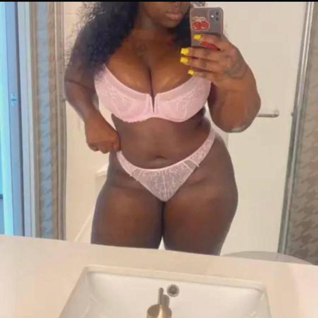 
                        Malia
                     is Female Escorts. | Montreal | Quebec | Canada | canadatopescorts.com 
