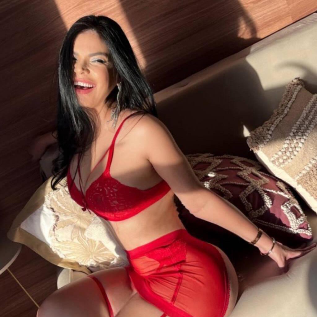 
                        Cristal
                     is Female Escorts. | windsor | Ontario | Canada | canadatopescorts.com 