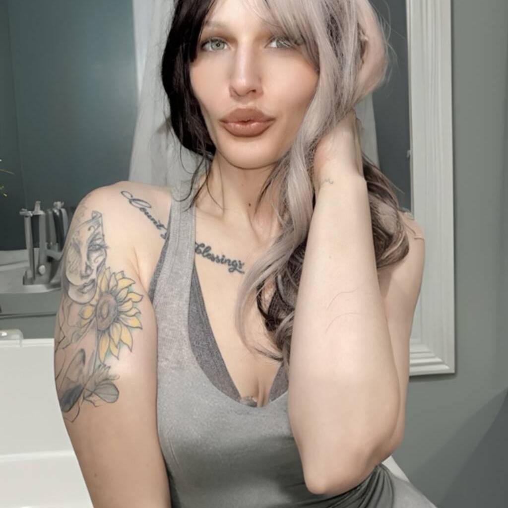 
                        ℬ𝓇𝒾𝑒𝓁𝓁𝑒
                     is Female Escorts. | Brandon | Manitoba | Canada | canadatopescorts.com 