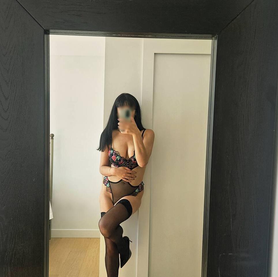 
                        Yasmin de Rosa
                     is Female Escorts. | Vancouver | British Columbia | Canada | canadatopescorts.com 