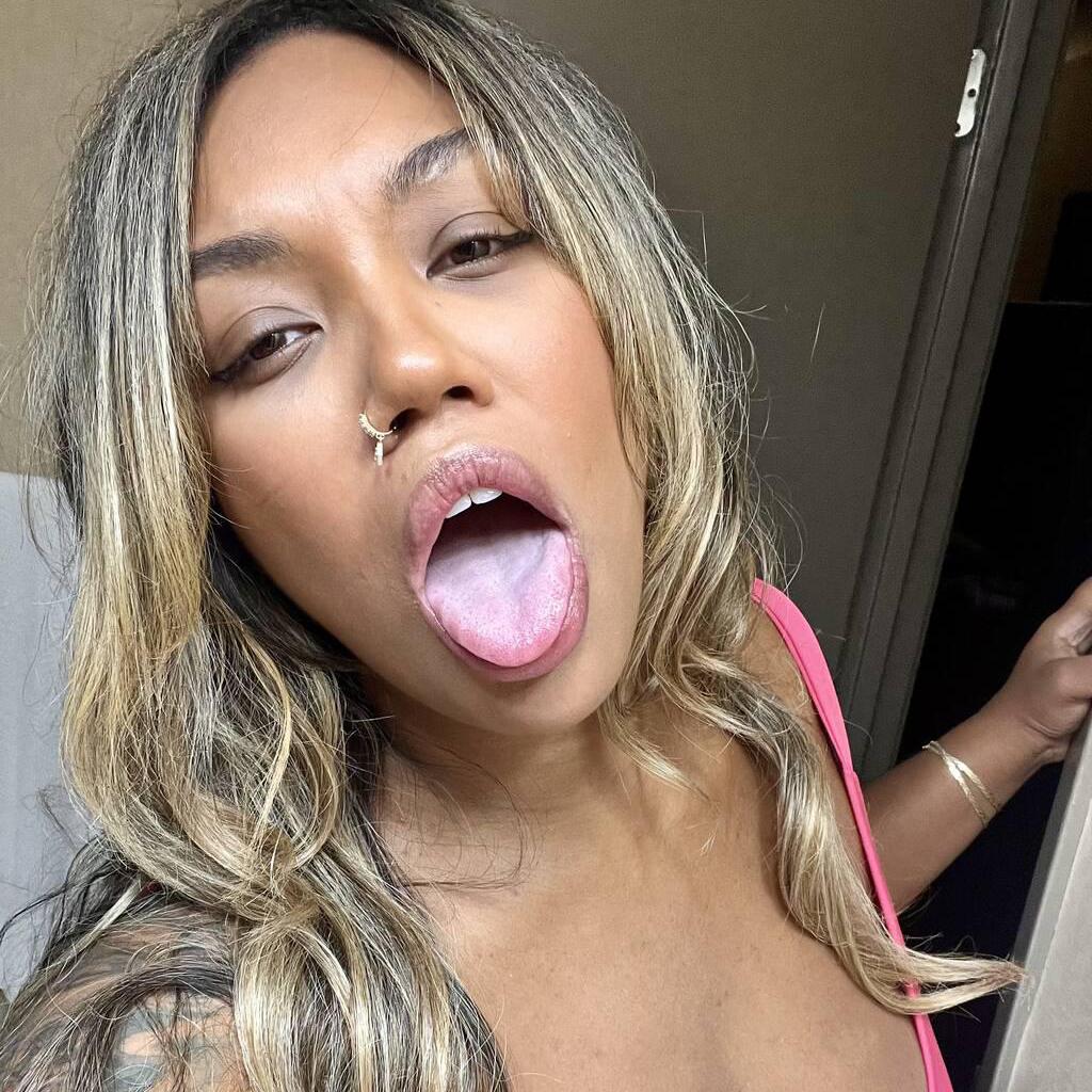 
                        Mella
                     is Female Escorts. | Kingston | Ontario | Canada | canadatopescorts.com 