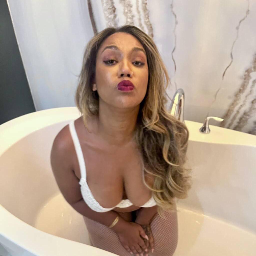 
                        Mella
                     is Female Escorts. | Kingston | Ontario | Canada | canadatopescorts.com 