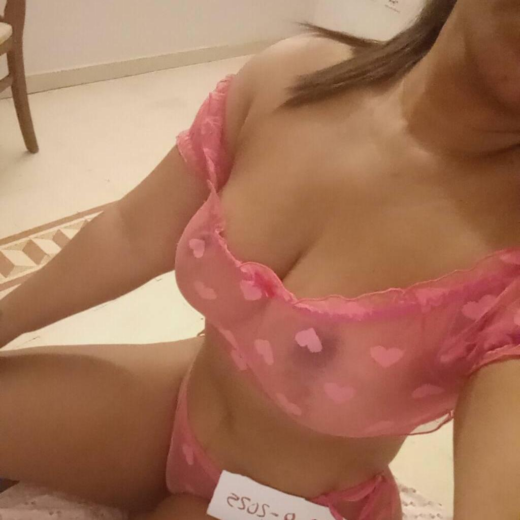 
                        Alahía
                     is Female Escorts. | windsor | Ontario | Canada | canadatopescorts.com 